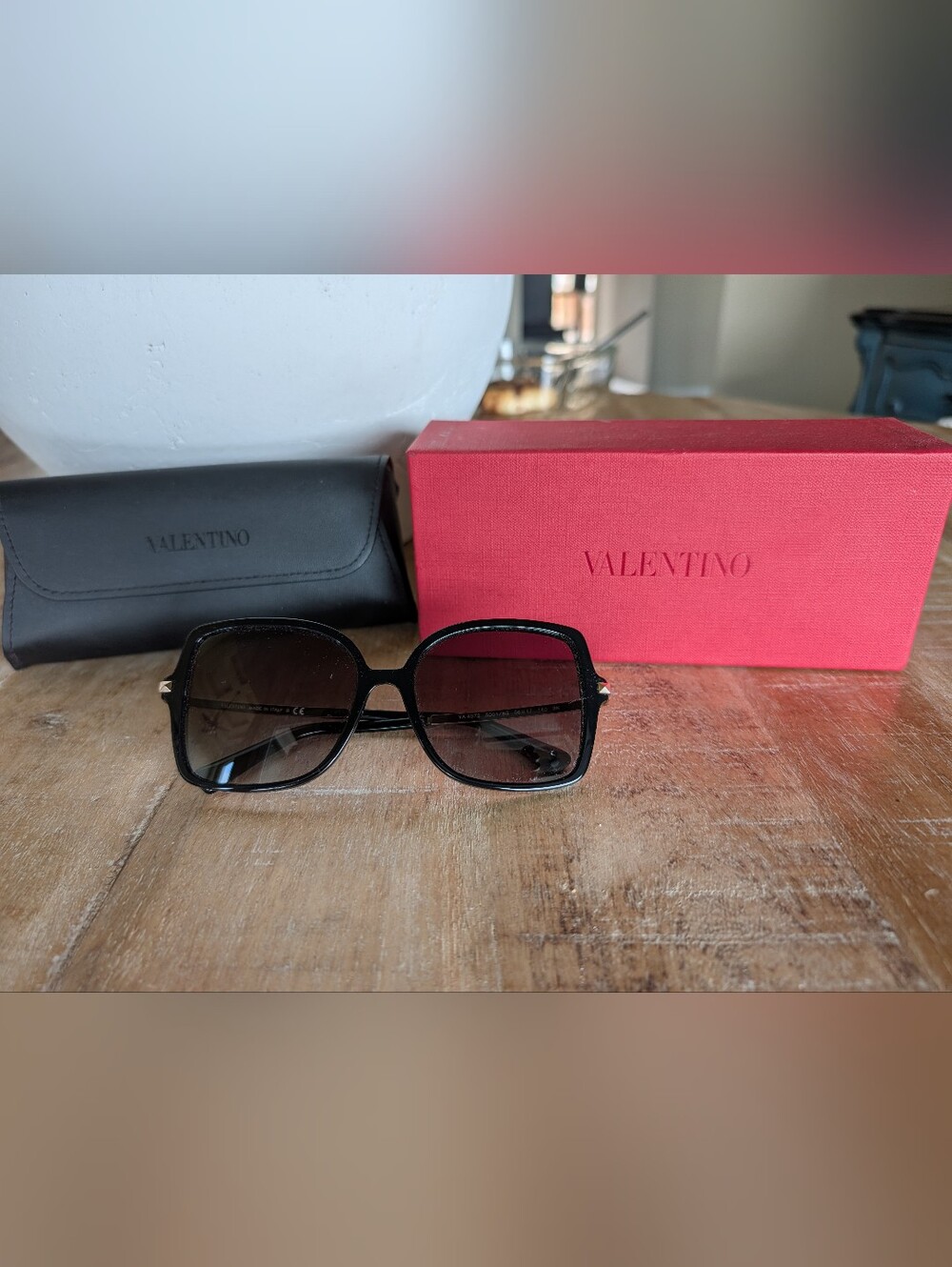 NEW Valentino Black Gradient Square Sunglasses with Branded Case